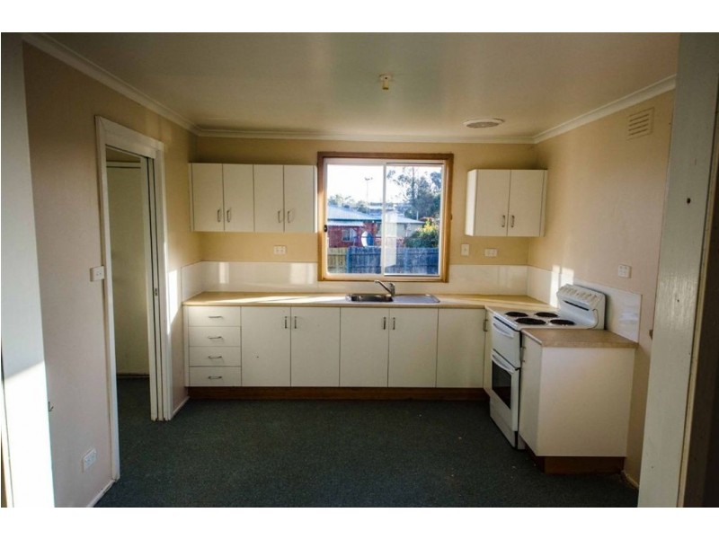 9 Pioneer Parade, Ravenswood TAS 7250