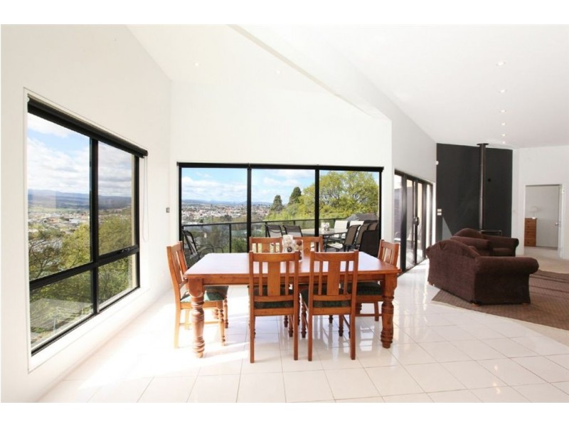 14 Floreat Crescent, Trevallyn TAS 7250