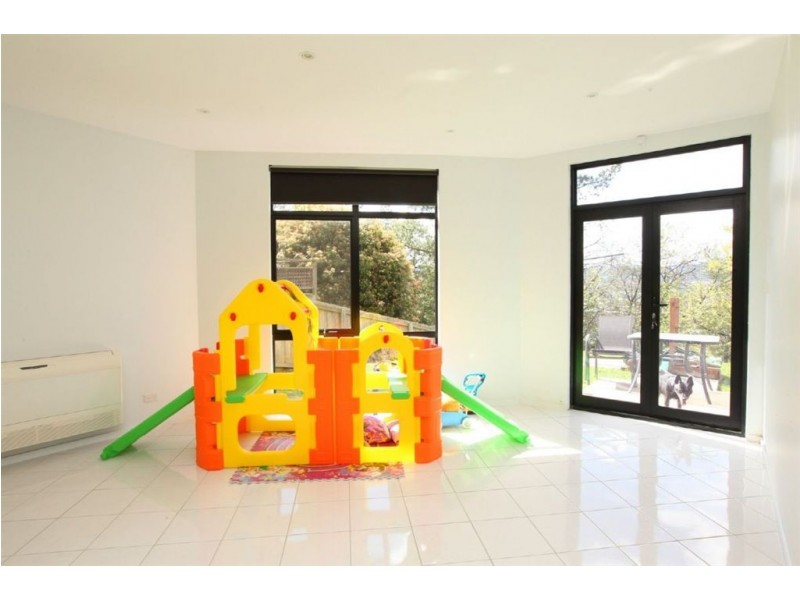 14 Floreat Crescent, Trevallyn TAS 7250