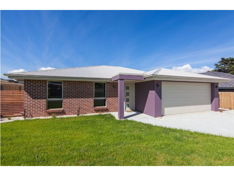 13 Eastfield Drive, Newnham TAS 7248