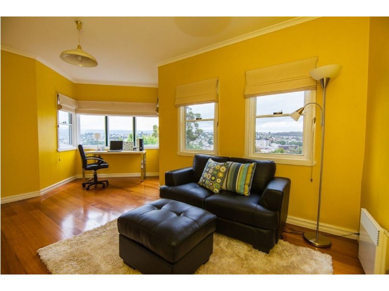 9 Hillside Crescent, West Launceston TAS 7250