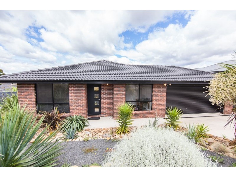 10 Dafnis Drive, Newnham TAS 7248