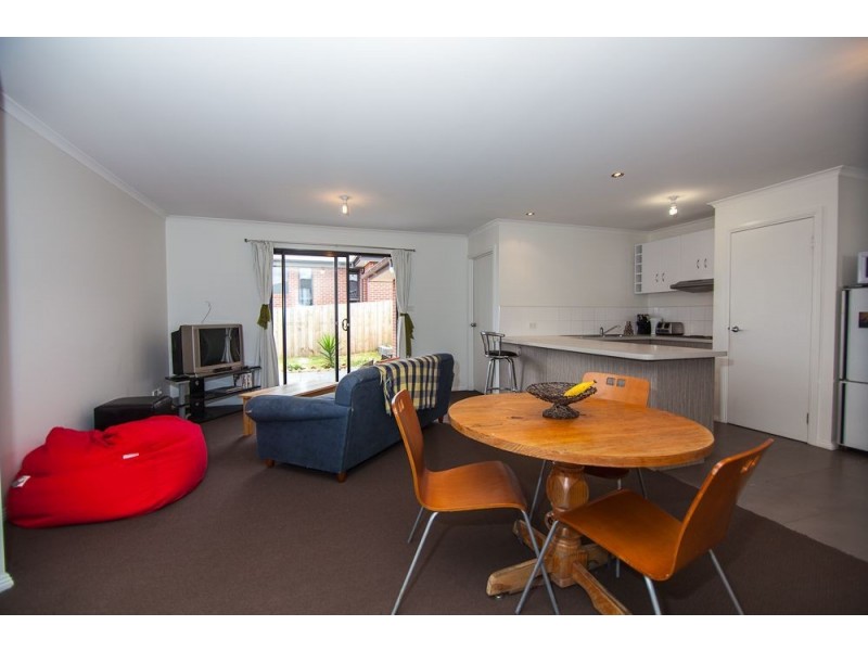 10 Dafnis Drive, Newnham TAS 7248