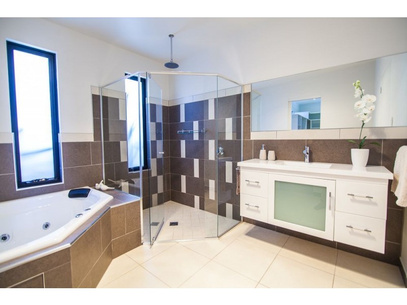 2/72 Riverside Drive, Riverside TAS 7250