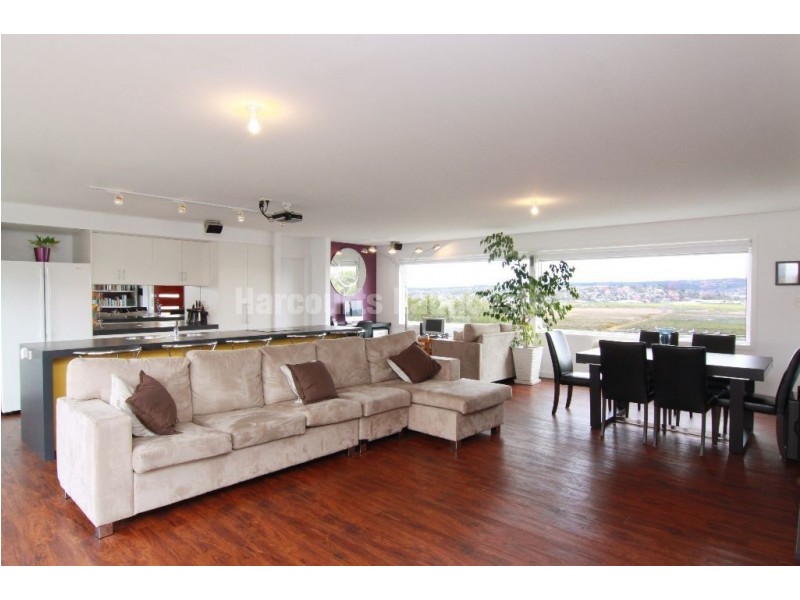 44 Bill Grove, Mowbray TAS 7248