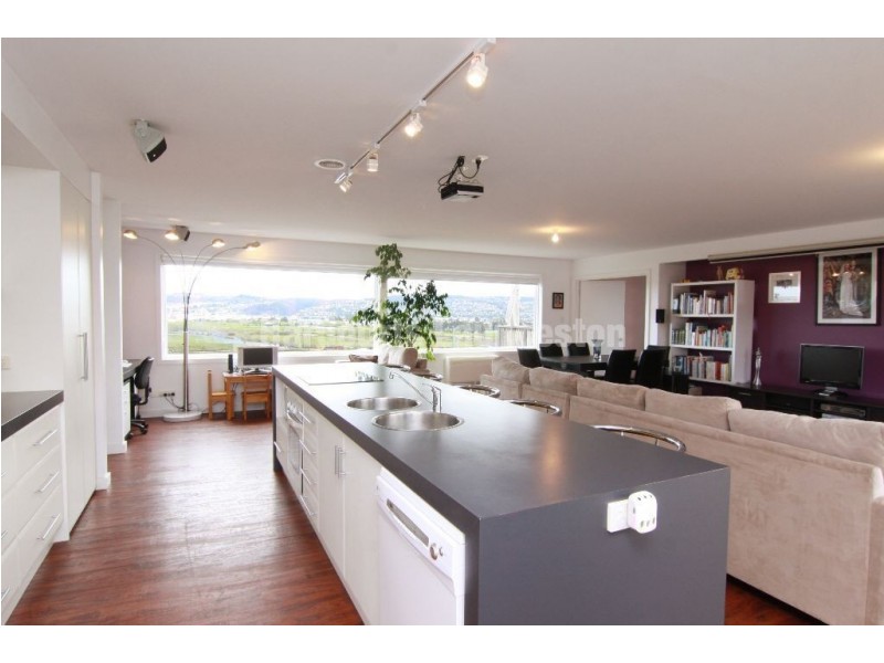 44 Bill Grove, Mowbray TAS 7248