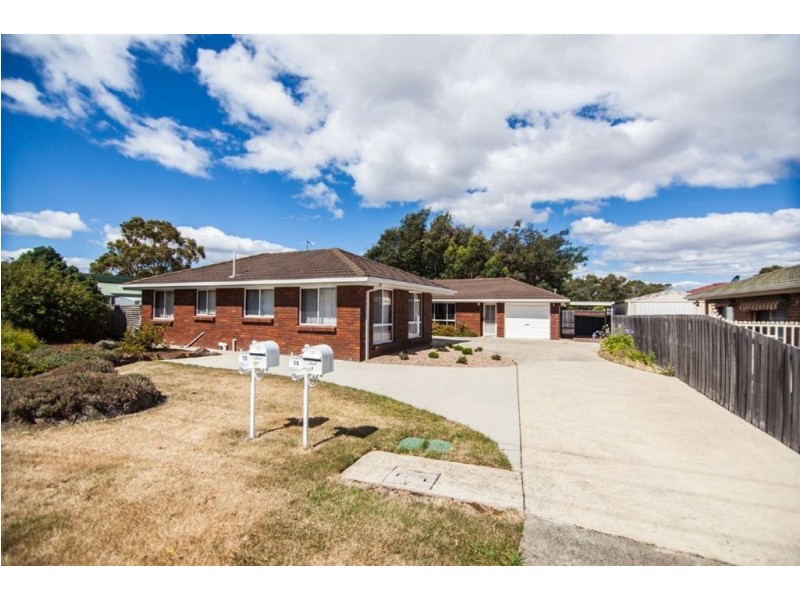 2/15 Pamela Court, Summerhill TAS 7250