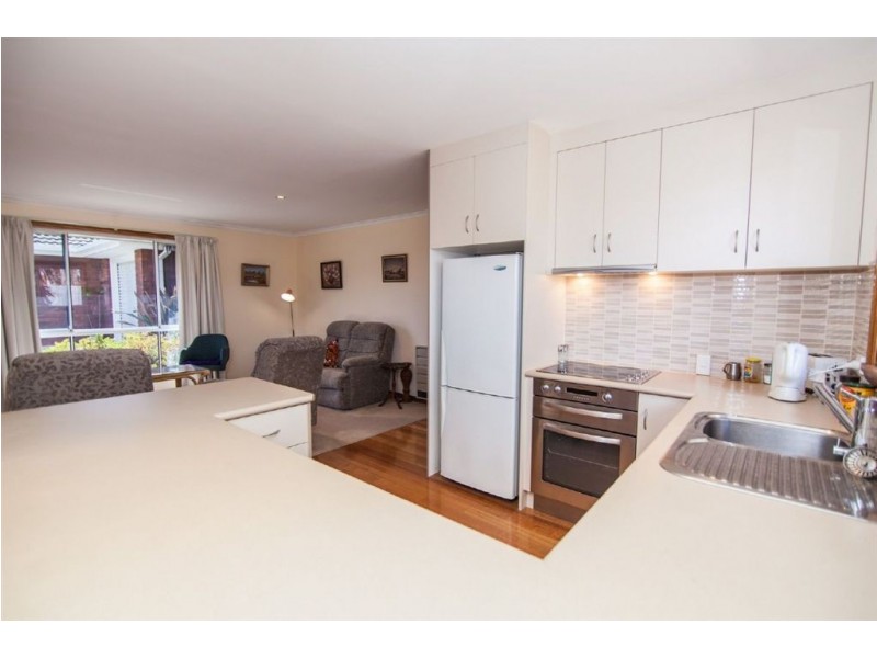 2/15 Pamela Court, Summerhill TAS 7250