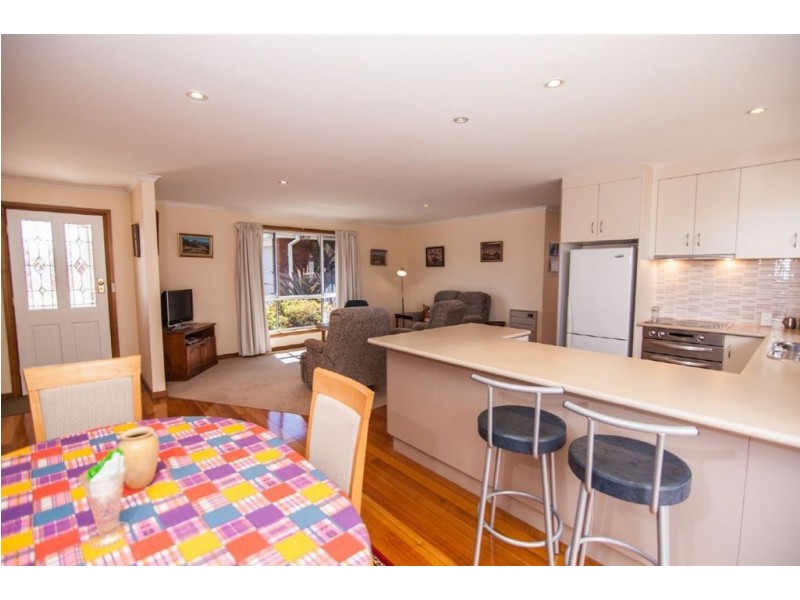 2/15 Pamela Court, Summerhill TAS 7250