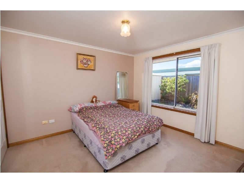 2/15 Pamela Court, Summerhill TAS 7250