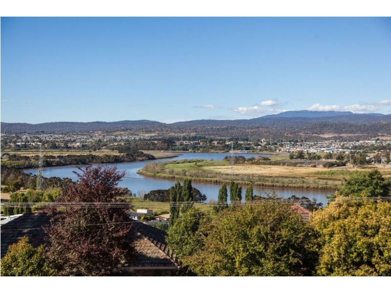 77 Forest Road, Trevallyn TAS 7250