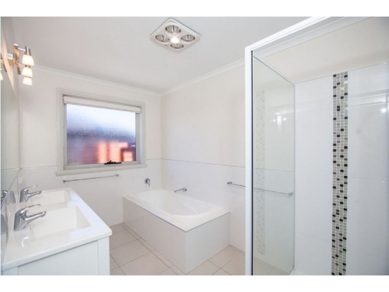 18 Carillion Court, Newnham TAS 7248