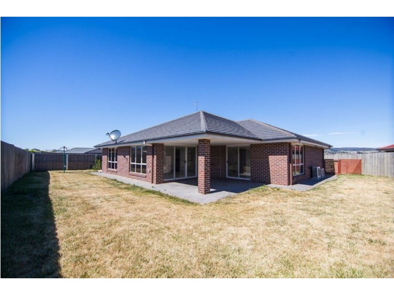 18 Carillion Court, Newnham TAS 7248
