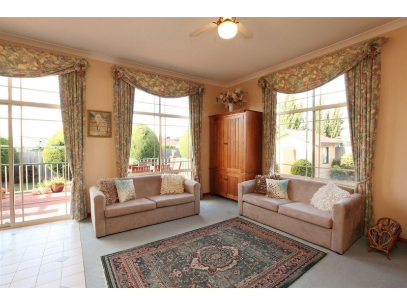 9 Piper Avenue, Youngtown TAS 7249