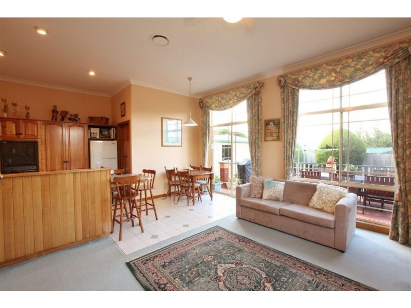 9 Piper Avenue, Youngtown TAS 7249