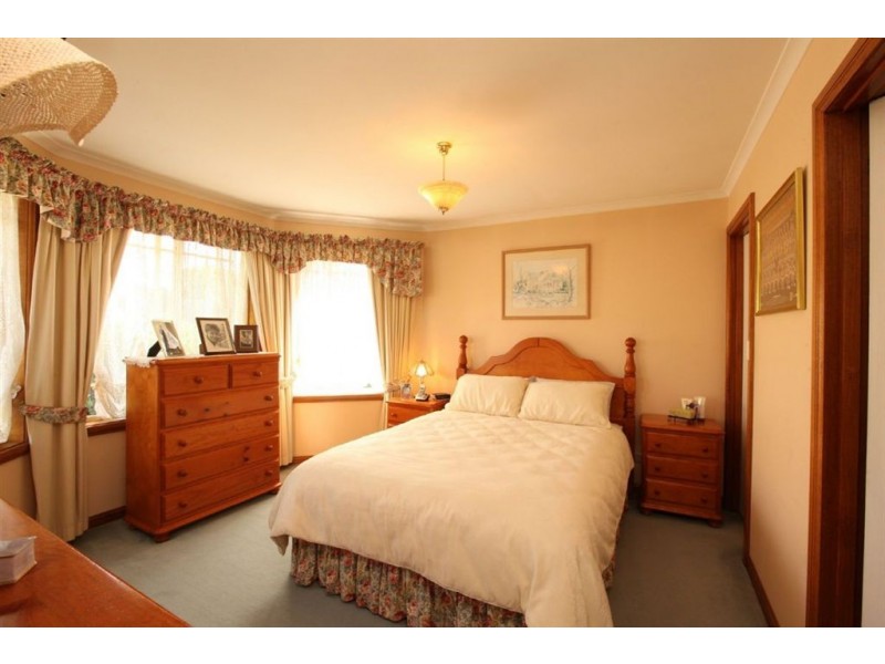 9 Piper Avenue, Youngtown TAS 7249