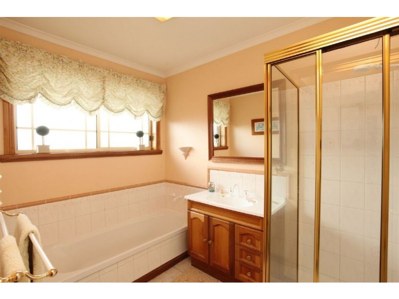 9 Piper Avenue, Youngtown TAS 7249