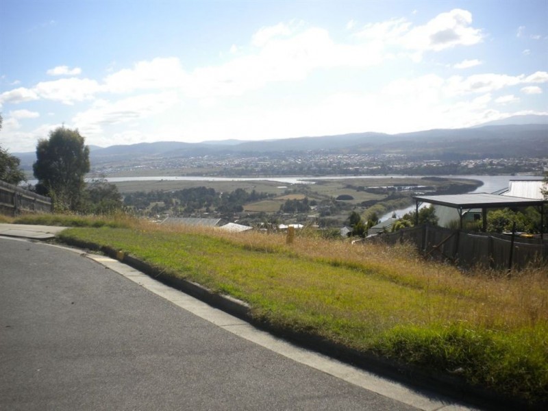 2 Daitom Place, Trevallyn TAS 7250