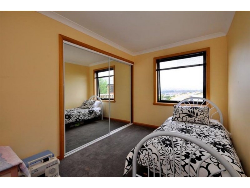 28 Lachlan Parade, Trevallyn TAS 7250