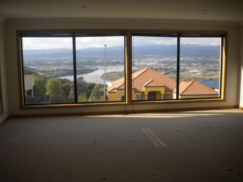 28 Lachlan Parade, Trevallyn TAS 7250