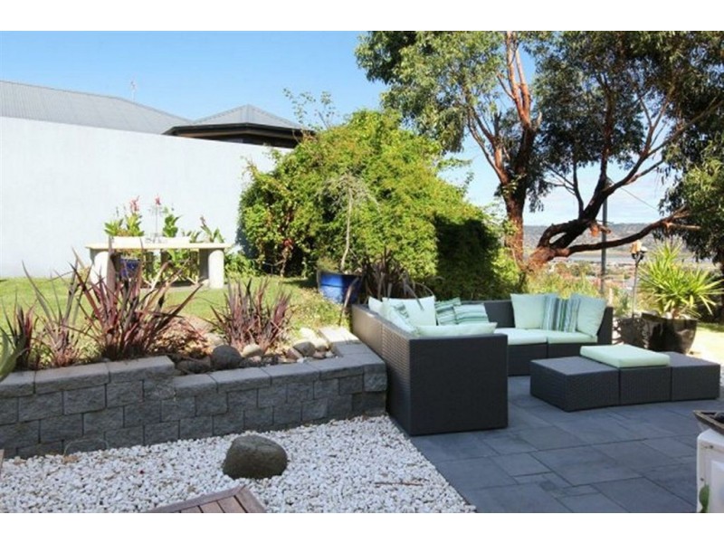 36 Roberts Crescent, Newnham TAS 7248