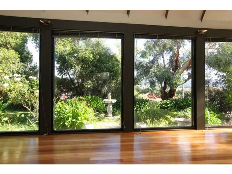 36 Roberts Crescent, Newnham TAS 7248