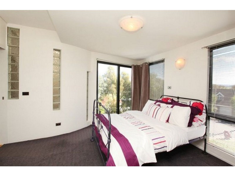36 Roberts Crescent, Newnham TAS 7248