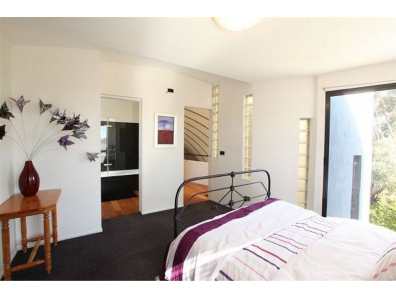 36 Roberts Crescent, Newnham TAS 7248