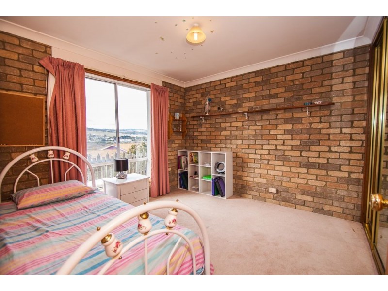 27 Montgomery Court, Norwood TAS 7250