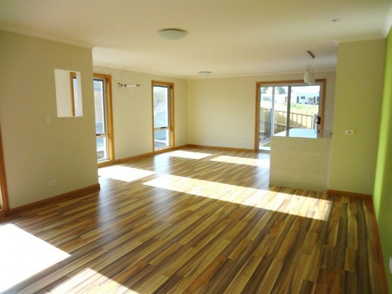 1/5 Caprice Court, Newnham TAS 7248