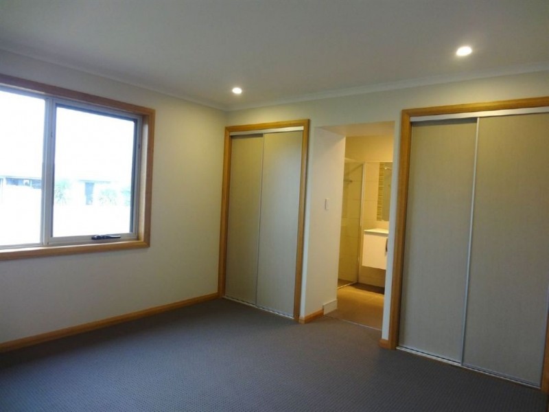 1/5 Caprice Court, Newnham TAS 7248