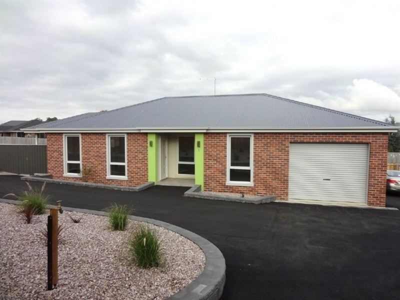 1/5 Caprice Court, Newnham TAS 7248