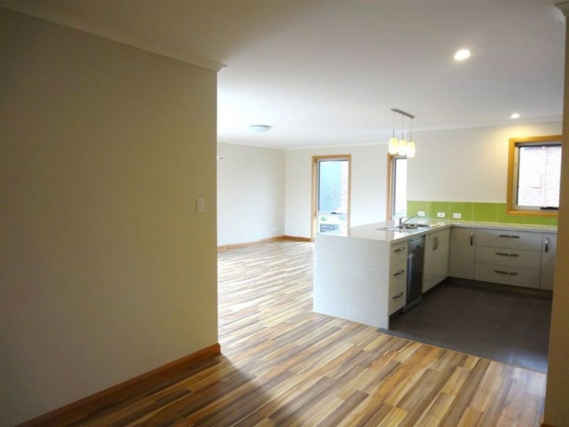 2/5 Caprice Court, Newnham TAS 7248