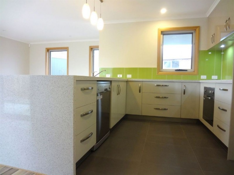 2/5 Caprice Court, Newnham TAS 7248