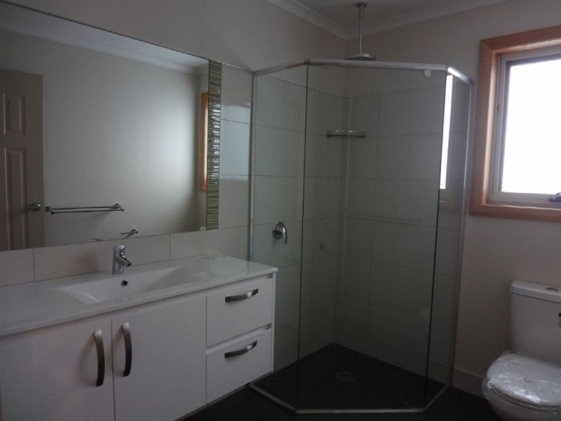 2/5 Caprice Court, Newnham TAS 7248