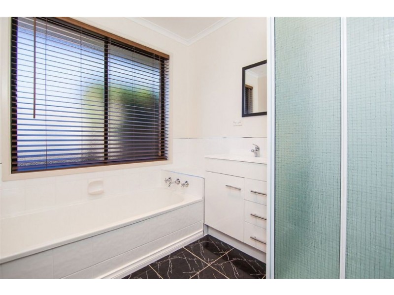 1/16 Country Club Avenue, Prospect Vale TAS 7250