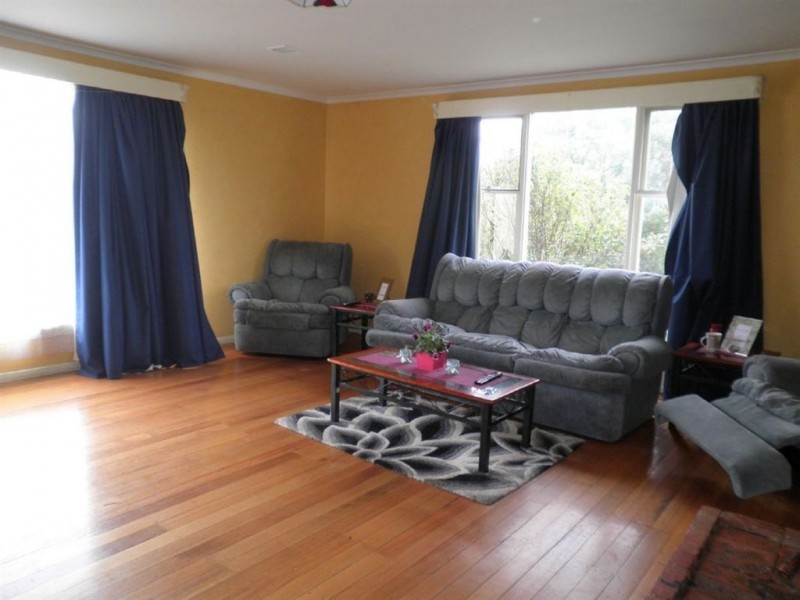 24 Churchill Street, Avoca TAS 7213