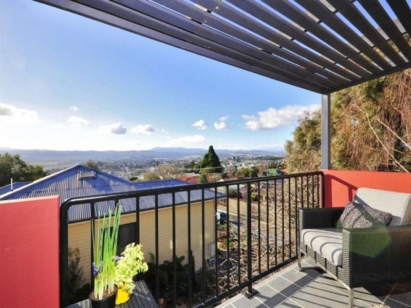 8 Quarry Road, West Launceston TAS 7250