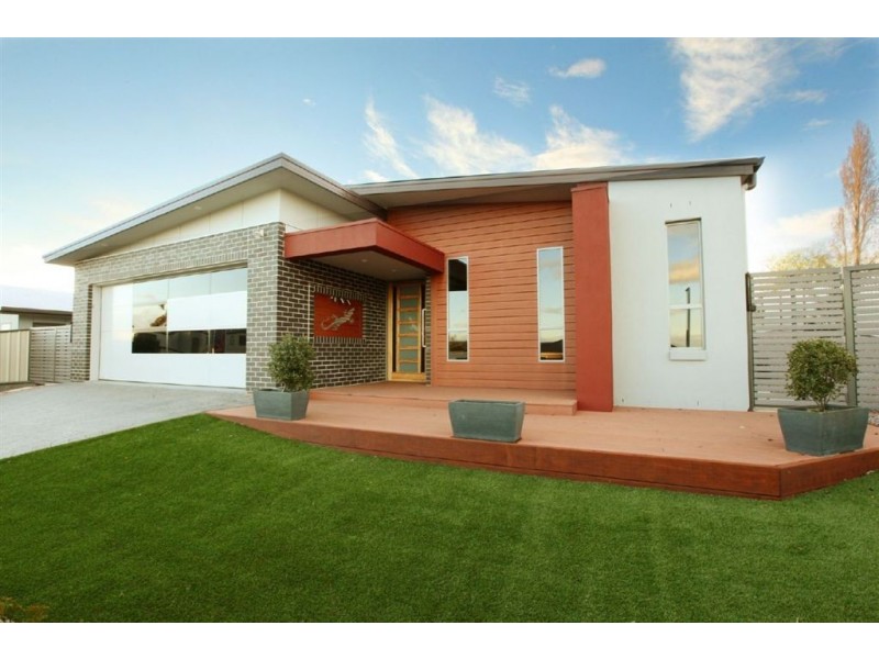 2 Legges Crescent, Prospect TAS 7250