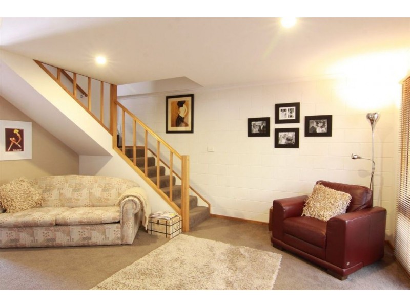 2/50 Upton Street, Launceston TAS 7250