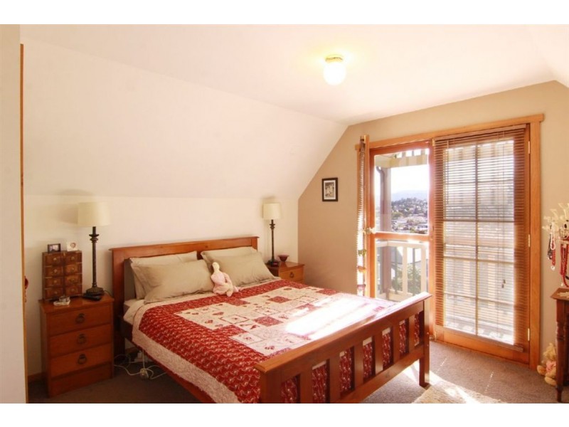 2/50 Upton Street, Launceston TAS 7250