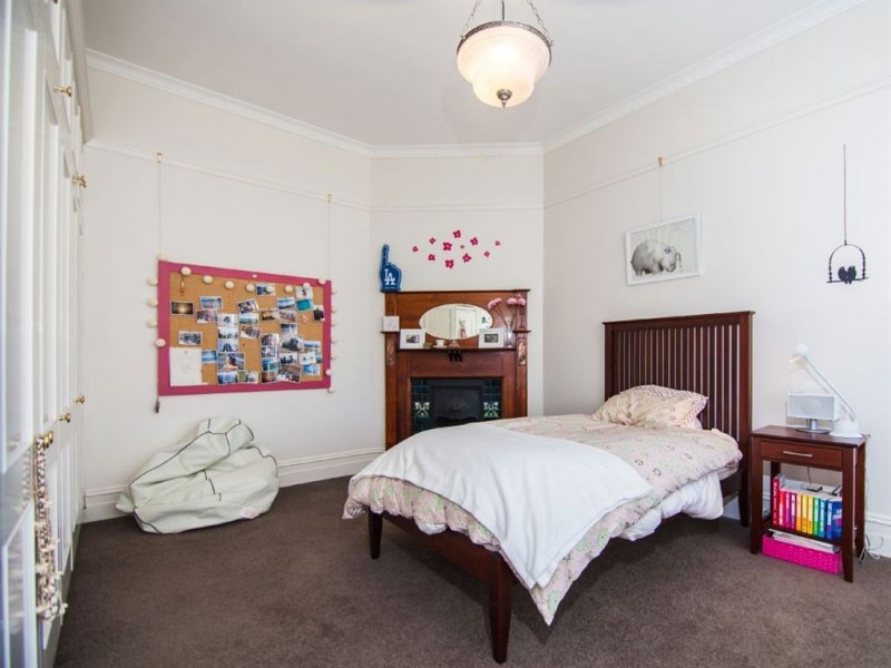 7 College Street, Newstead TAS 7250