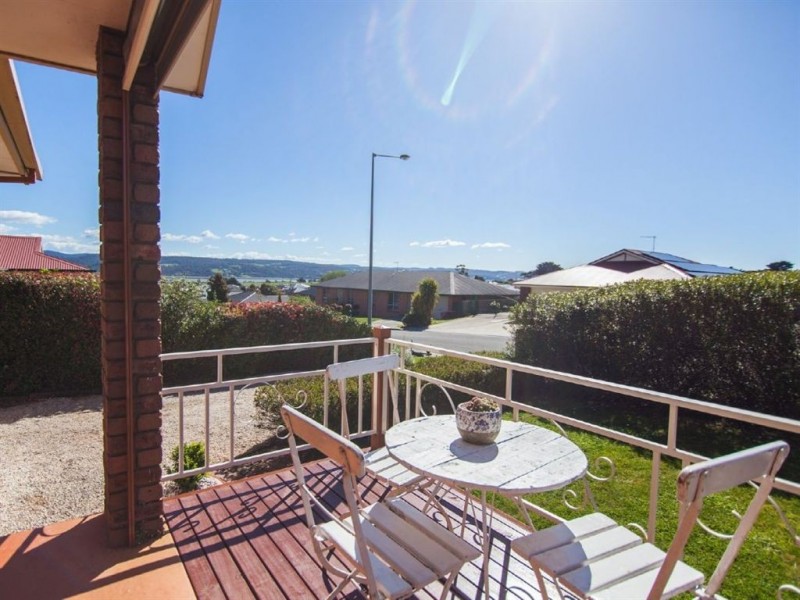7 Dafnis Drive, Newnham TAS 7248