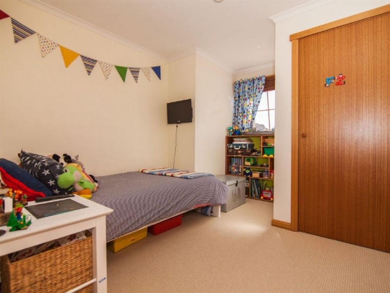 7 Dafnis Drive, Newnham TAS 7248