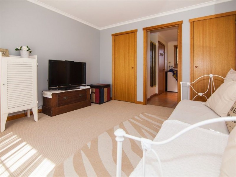 7 Dafnis Drive, Newnham TAS 7248