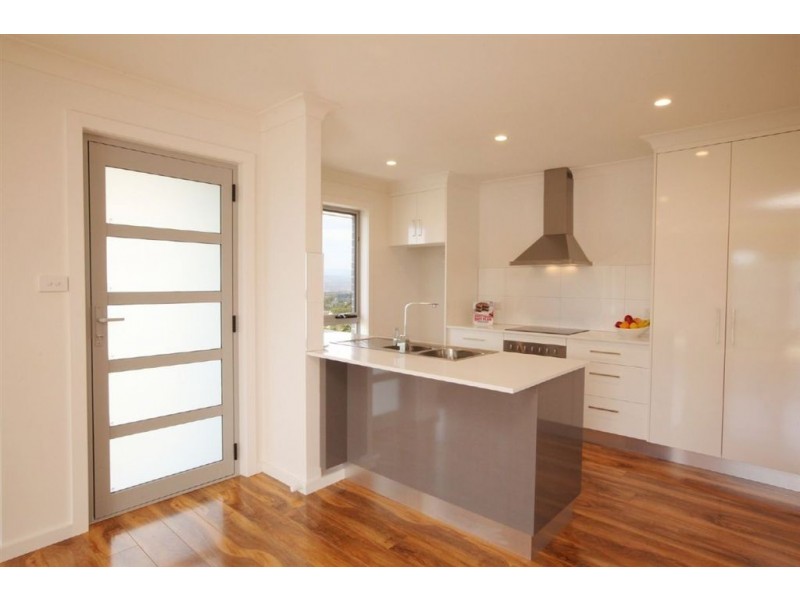 2/55 Legges Crescent, Prospect TAS 7250