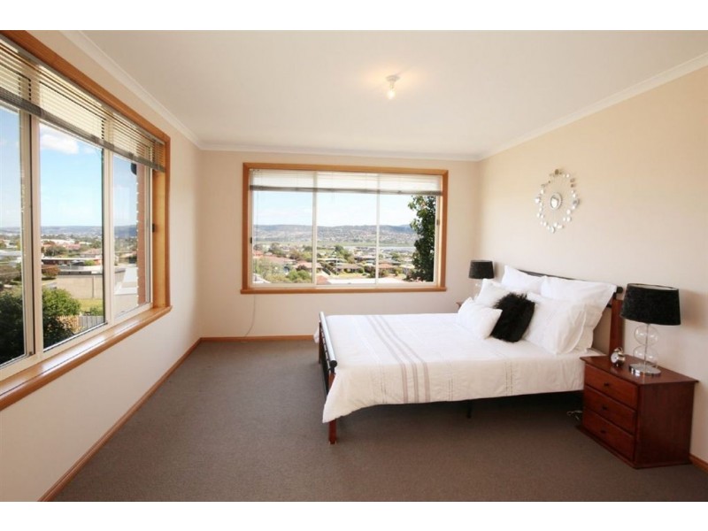 4 Monet Place, Newnham TAS 7248