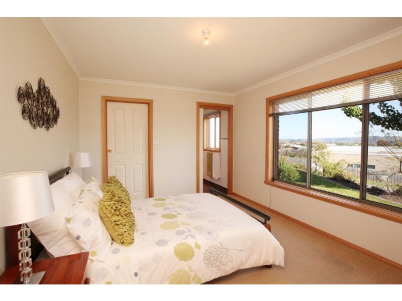 4 Monet Place, Newnham TAS 7248