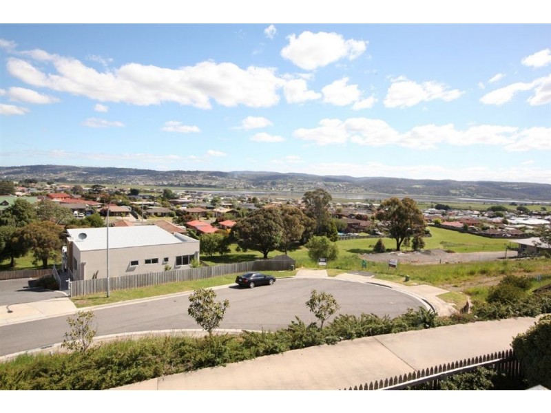 4 Monet Place, Newnham TAS 7248