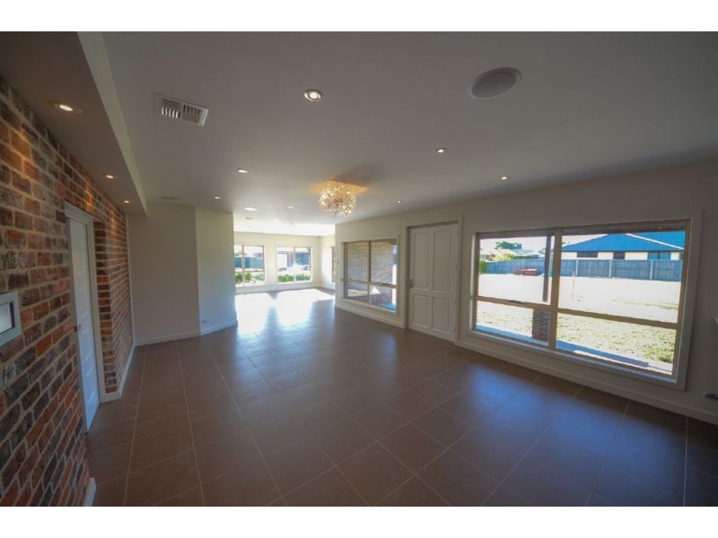 26-28 Longford Close, Longford TAS 7301